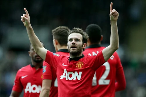 Đội hình tiêu biểu vòng 33 Premier League: Vinh danh Mata