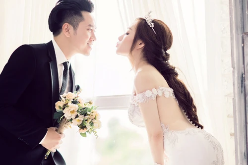 "Hot girl vườn đào" Đan Thuỳ khoe ảnh cưới cùng "phi công trẻ"