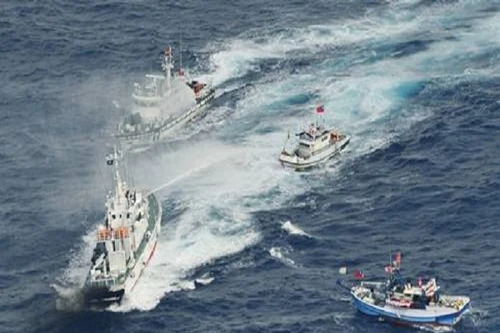 Nhật Bản huy động hơn 20 tàu tuần tra sẵn sàng trấn áp tàu cá Trung Quốc