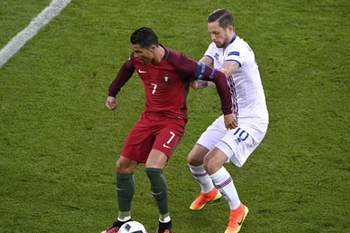 Ronaldo nhạt nhòa, Bồ Đào Nha bị Iceland chia điểm