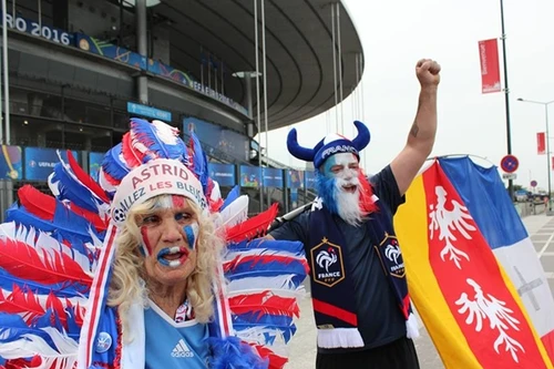 Paris "lột xác" trong ngày khai mạc EURO 2016