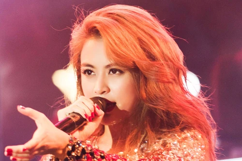 Hoàng Thùy Linh mang bản hit "I’m gonna break" lên sân khấu Hà Nội