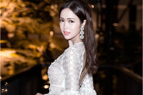 Ngắm vẻ quyến rũ khó cưỡng của Vũ Ngọc Anh