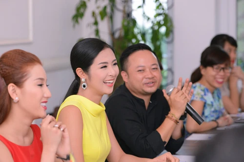 Dàn Hoa hậu tham gia "bàn" giải pháp xử lý khủng hoảng truyền thông