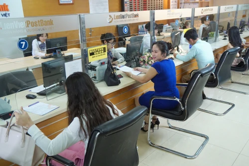 Niêm yết cổ phiếu ngân hàng trên sàn: Ai kịp cán đích, ai sẽ lỗi hẹn?