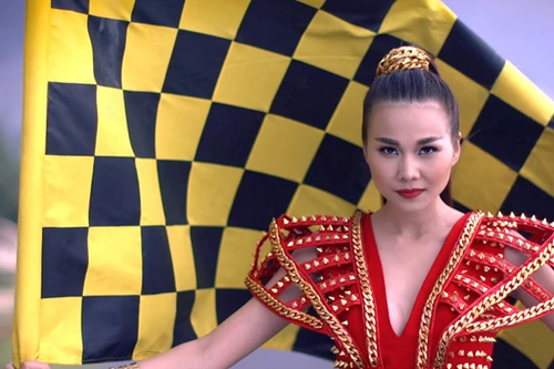 Thanh Hằng khai màn ấn tượng cuộc đua "nghẹt thở" của Vietnam’s Next Top Model 2015