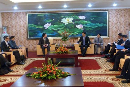 CATP Hà Nội làm việc với cơ quan Hải quan và Thuế vụ Hoàng gia Anh