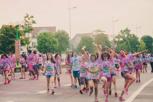 Vinhomes Riverside điểm đến hấp dẫn của đường chạy sắc màu 2016