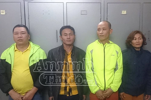 Tóm gọn ổ nhóm cờ bạc trên sông Hồng