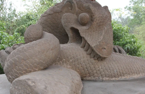 Những chuyện lạ xung quanh pho tượng rồng kỳ bí 