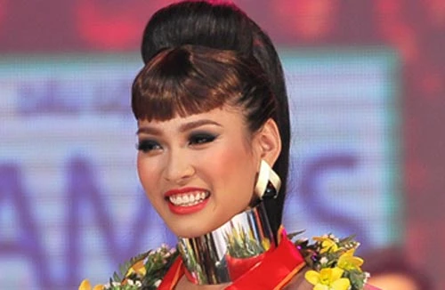 Quán quân Siêu mẫu Việt Nam “dính” tin đồn đã kết hôn