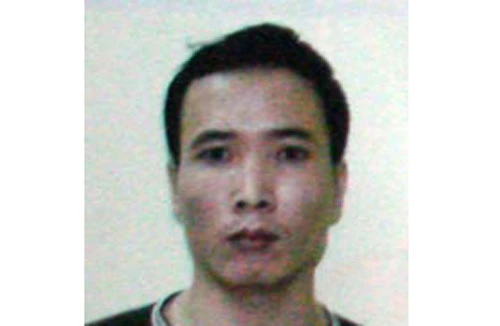 Tiến sĩ “giấy” và những cú lừa