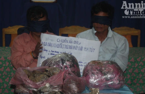 Trùm ma túy “nghiền” xem bói chân gà