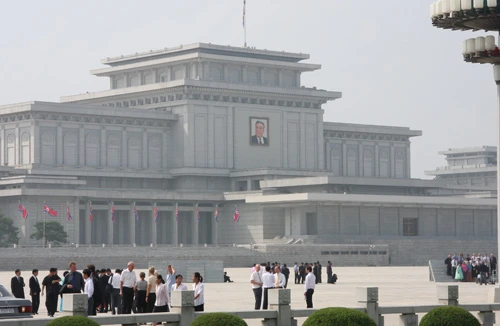 Kumsusan - Nơi an nghỉ của nhà lãnh đạo Kim Jong Il