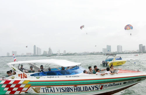 Kỳ 2: Đất nước của du lịch và bóng đá