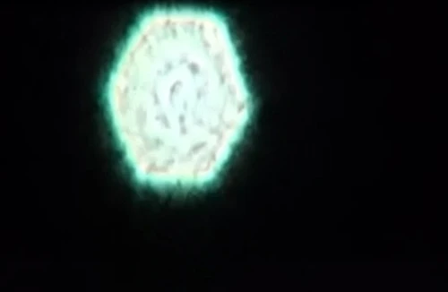 Tàu Trung Quốc tấn công tàu Việt Nam bằng đèn pha công suất lớn