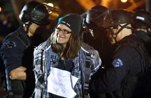 Bắt gần 350 người biểu tình “Chiếm lấy Phố Wall”