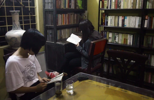 Ông chủ quán với “tình yêu xa xỉ”