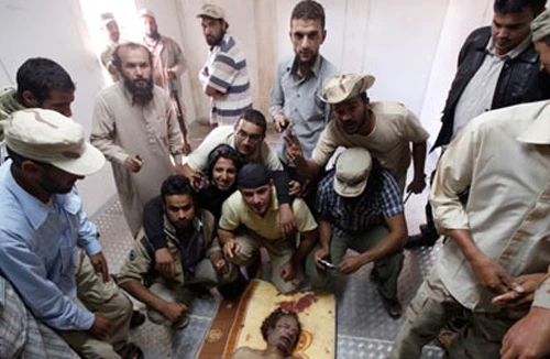 Hoãn an táng ông Gaddafi chờ kết quả điều tra