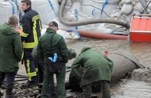 45.000 người Đức sơ tán vì bom