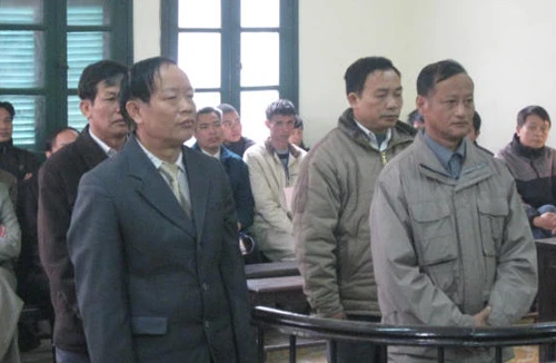 “Ăn” đất giãn dân, cán bộ xã hầu tòa