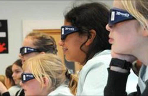 Kính 3D giúp học sinh học tốt hơn