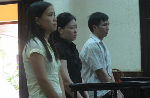 Bán thuốc giả, lĩnh án