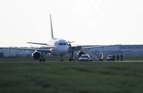 Mỹ: Báo động an ninh trên 2 chuyến bay