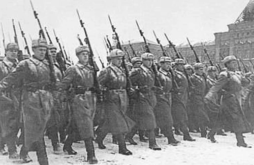  “Cuộc duyệt binh huyền thoại”