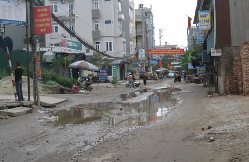 Đường hỏng thành …bẫy!?