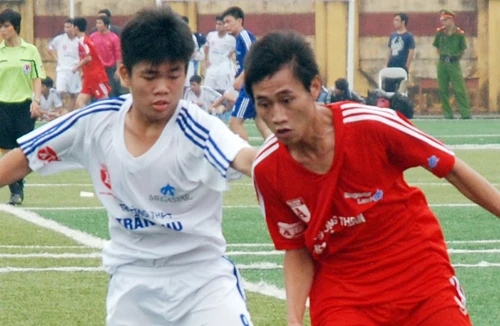 Những tấm vé đầu tiên 