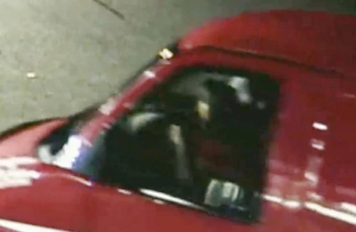 Bị bắt do để con 9 tuổi lái xe 