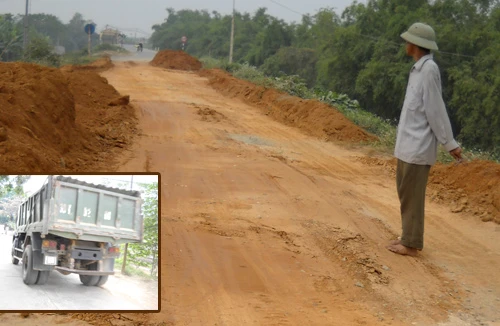 Đường đê “gồng mình” gánh vi phạm