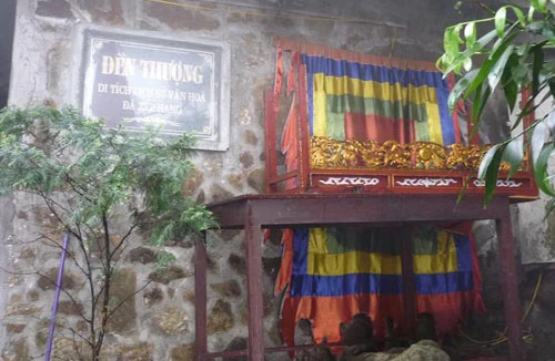 Đi bộ 12km lên đền Thượng 