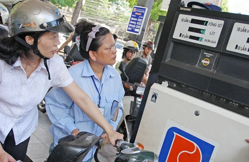 Công bố kết quả kiểm tra kinh doanh xăng dầu: Có móc ngoặc giữa doanh nghiệp và đại lý?