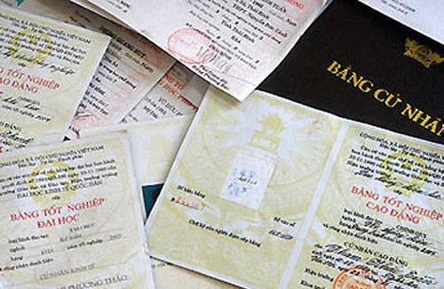  Chính quy hơn cha liệt sỹ?! 