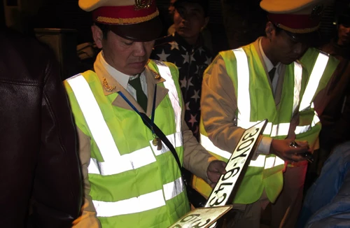 “Thiếu gia” làm càn