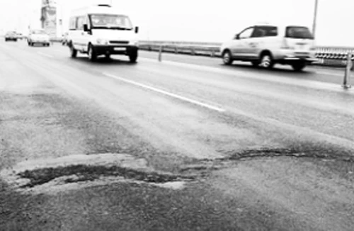 Hơn 400 tỷ đồng làm đường tránh QL 1A: Vừa khai thác đã xuống cấp