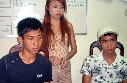 Bắt “nữ quái” 16 tuổi 