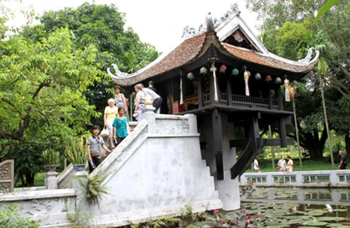 Thận trọng trùng tu chùa Một Cột