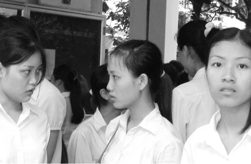 Nhiều đại biểu HĐND TP Hà Nội chê đề án đổi giờ