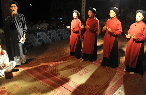 Mừng vinh danh, lo bảo tồn