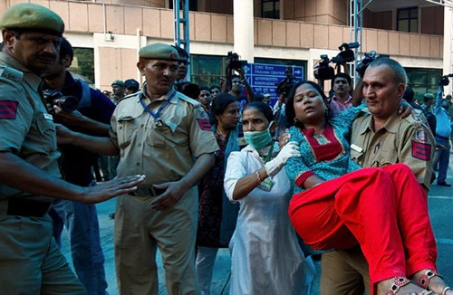 Nam Á rung chuyển vì đánh bom khủng bố