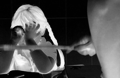 Đòn roi không thể dạy thành người