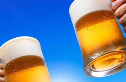 Học… uống rượu bia