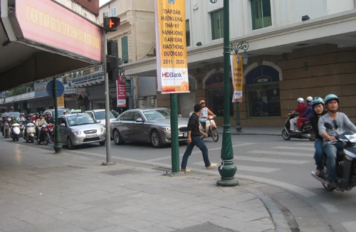 Hà Nội tổ chức phố đi bộ: Dân phố cổ gửi xe ở đâu?