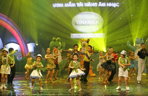 Treo đầu dê bán thịt… lừa