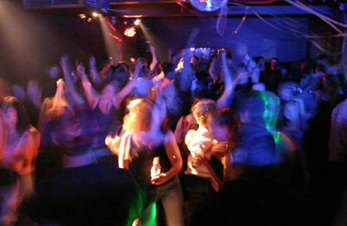 Bài 2: Đào hầm để "lắc"