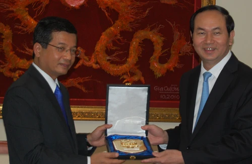 Bộ trưởng Bộ Công an tiếp Đại sứ CHDCND Lào