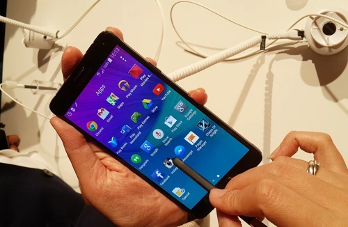 Samsung ra mắt Galaxy Note 4 và Galaxy Note EDGE cực ấn tượng